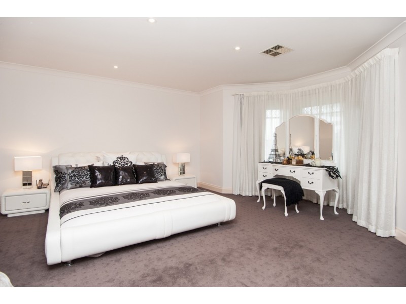 2A Clovelly Avenue, Glenelg North SA 5045