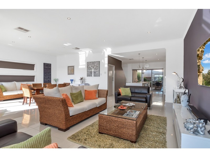 11 Barton Avenue, Kingston Park SA 5049