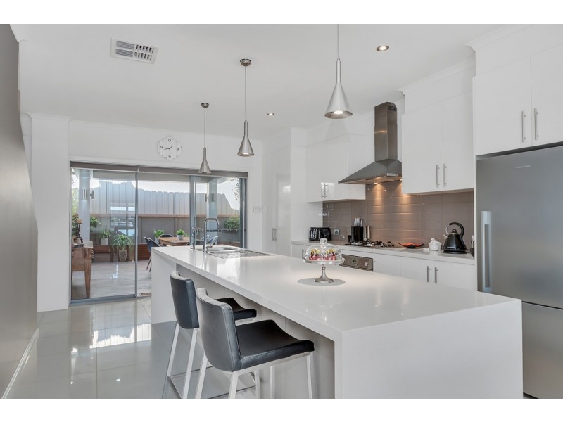 11 Barton Avenue, Kingston Park SA 5049