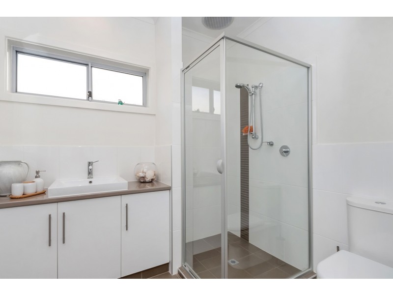 11 Barton Avenue, Kingston Park SA 5049