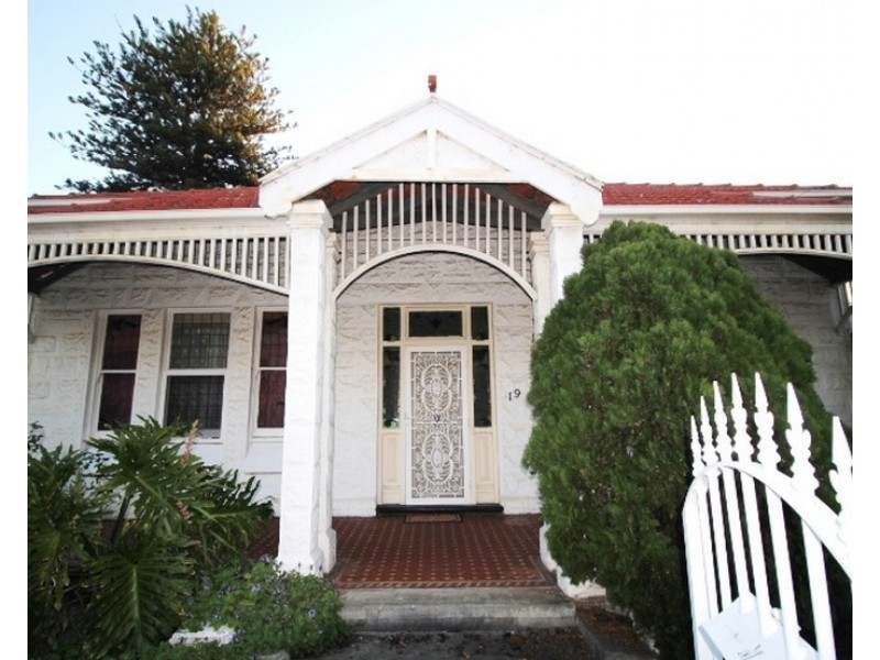 19 Sussex Street, Glenelg SA 5045