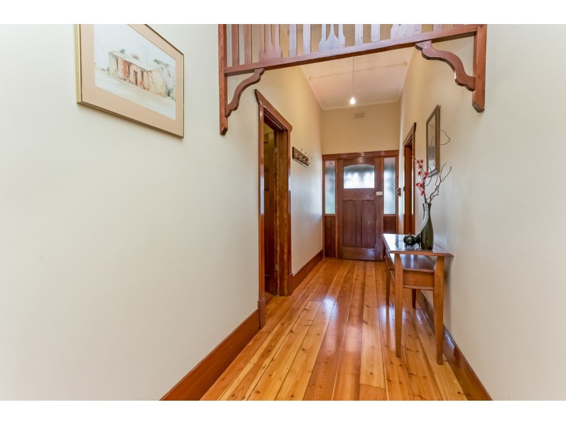 14 Burt Avenue, Hilton SA 5033