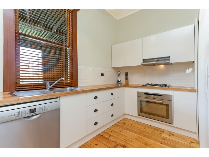 14 Burt Avenue, Hilton SA 5033