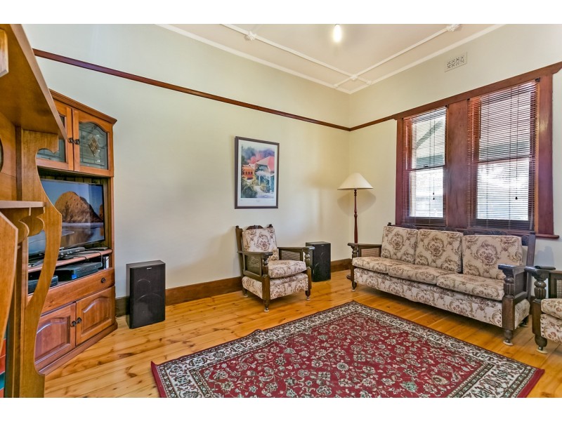 14 Burt Avenue, Hilton SA 5033