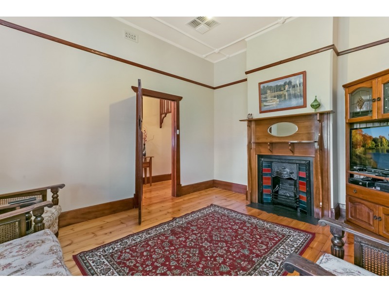 14 Burt Avenue, Hilton SA 5033