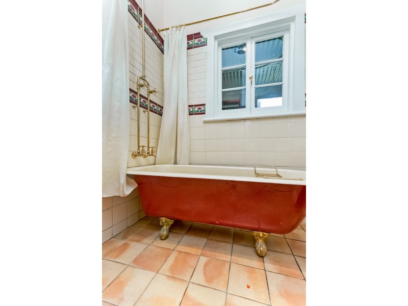 14 Burt Avenue, Hilton SA 5033