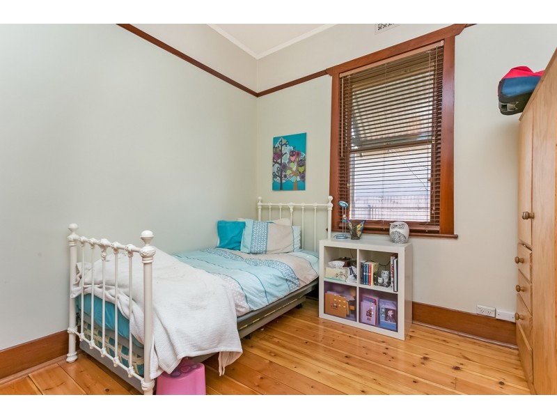 14 Burt Avenue, Hilton SA 5033