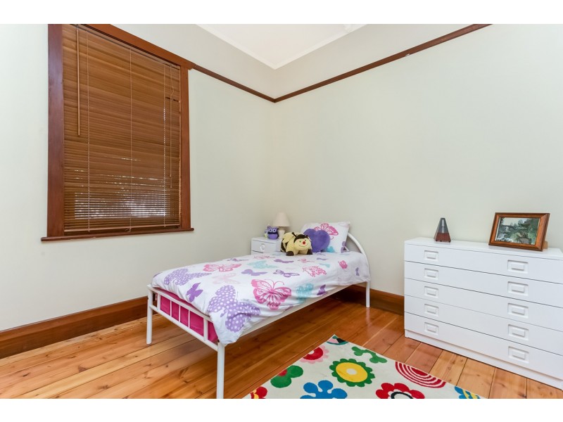 14 Burt Avenue, Hilton SA 5033