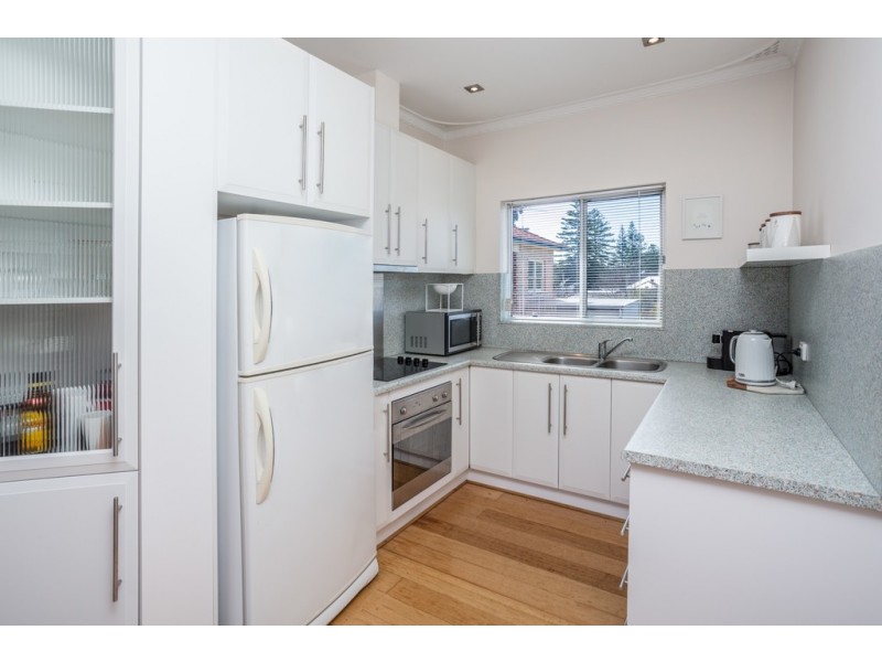 4/12 White Street, Henley Beach SA 5022