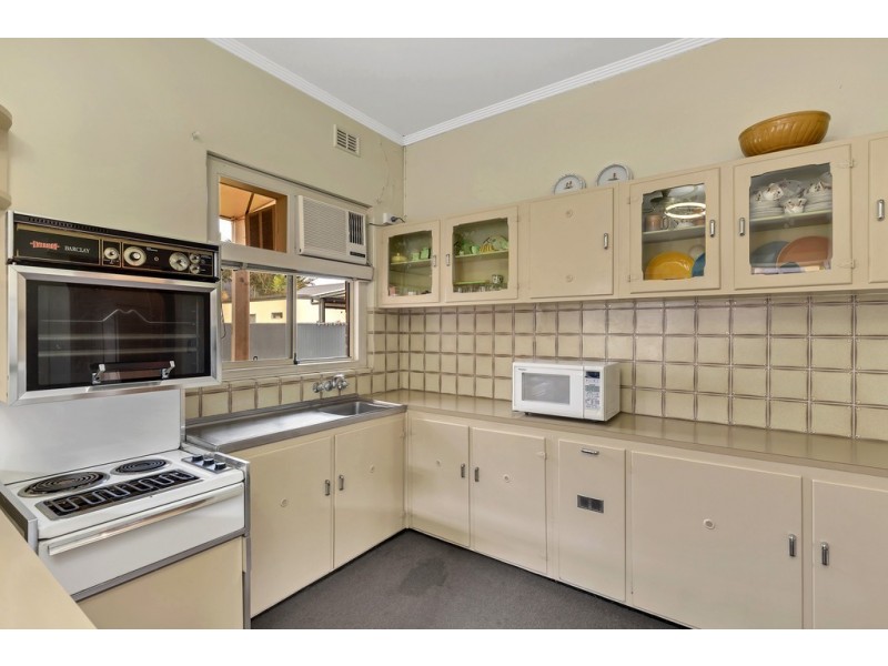 13 Winston Avenue, Cumberland Park SA 5041