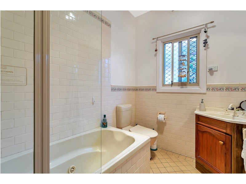 19 Carlton Street, Oaklands Park SA 5046