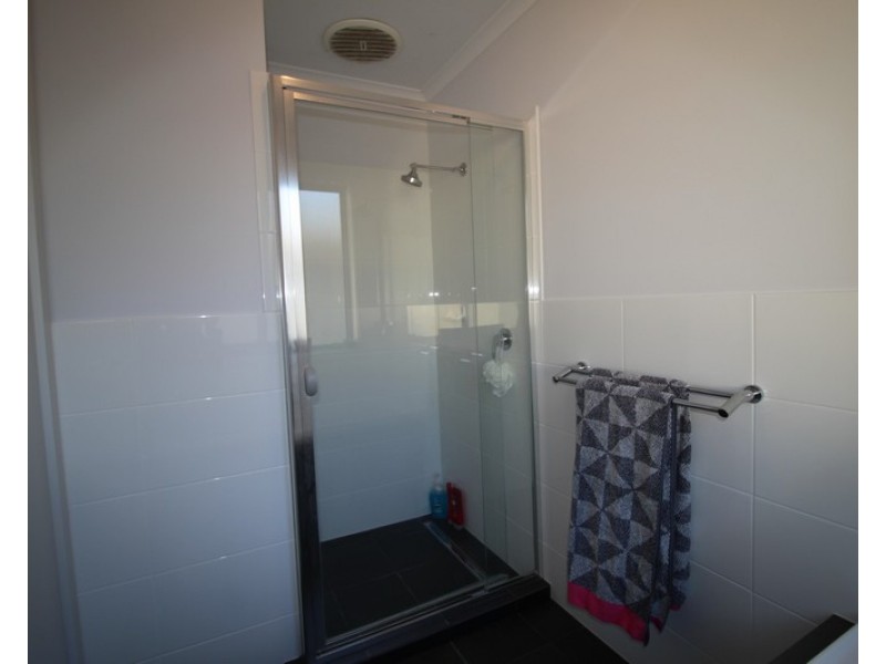 11 Creighton Avenue, Morphett Vale SA 5162