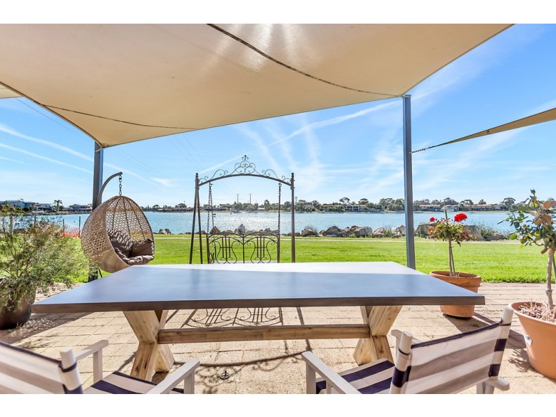 2/17 Lord Hobart Way, West Lakes SA 5021