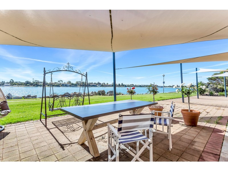 2/17 Lord Hobart Way, West Lakes SA 5021