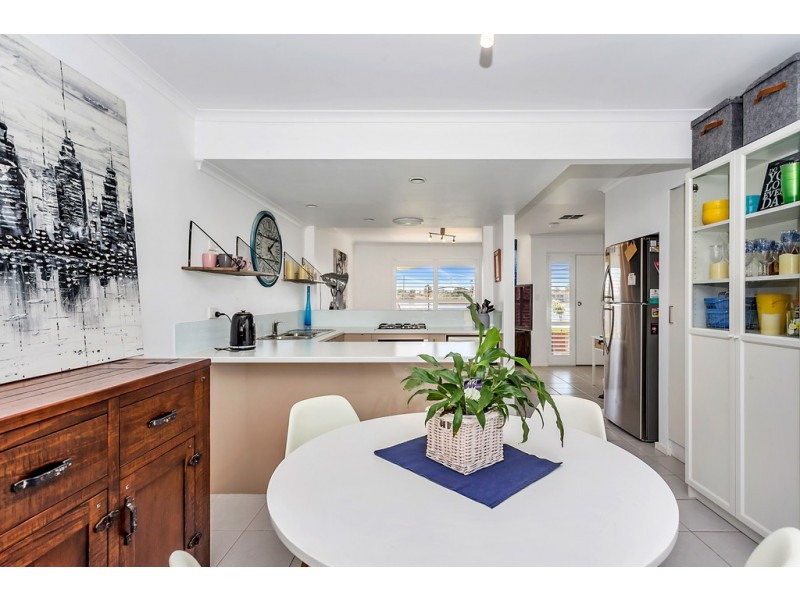 2/17 Lord Hobart Way, West Lakes SA 5021