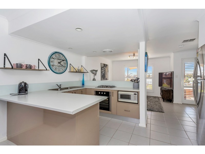 2/17 Lord Hobart Way, West Lakes SA 5021