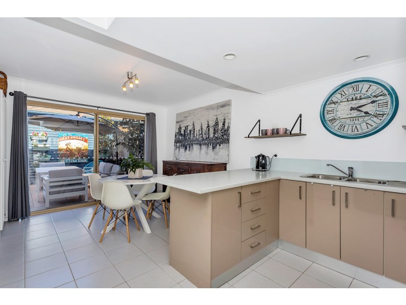 2/17 Lord Hobart Way, West Lakes SA 5021