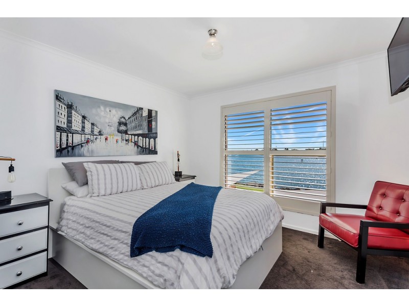 2/17 Lord Hobart Way, West Lakes SA 5021