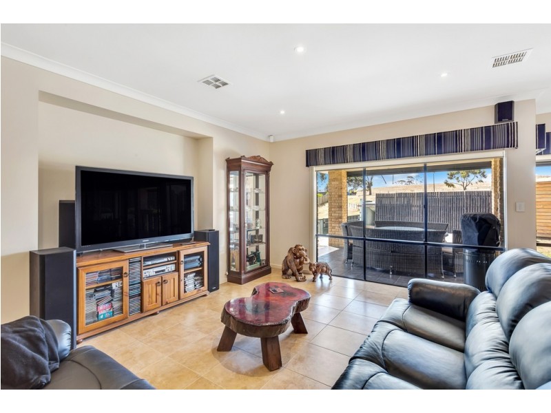 35 Coulter Street, Flagstaff Hill SA 5159