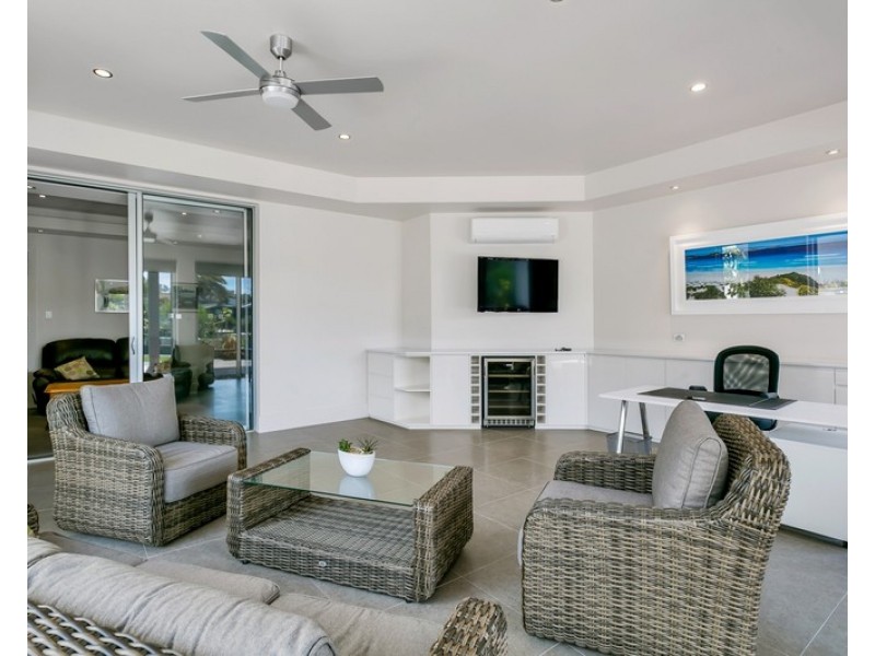 2 Marine Parade, Marino SA 5049