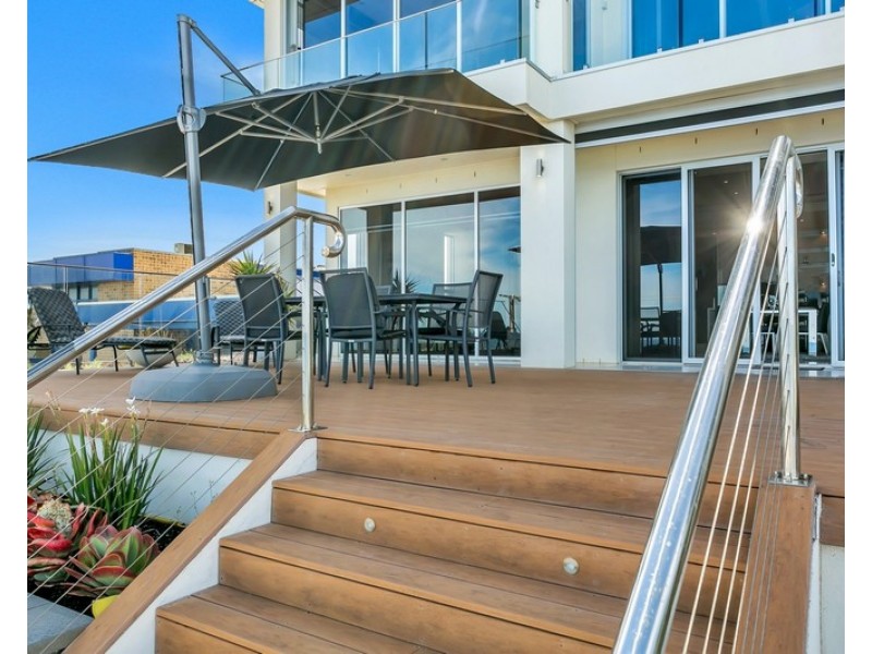 2 Marine Parade, Marino SA 5049