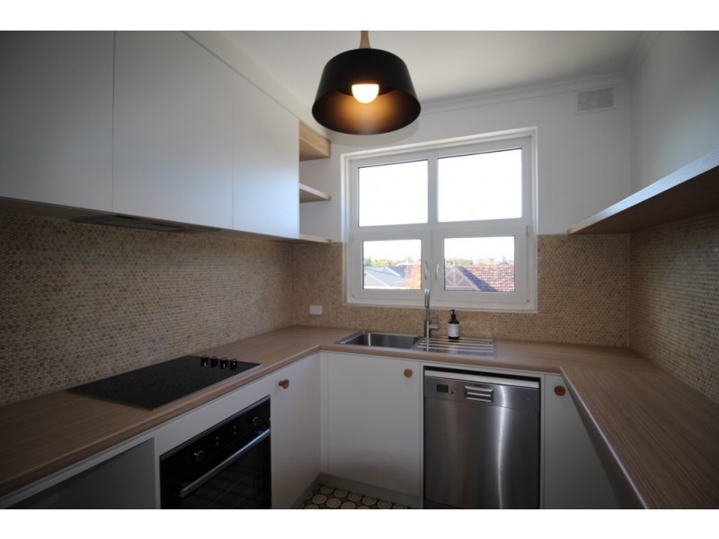 16/18 Robert Street, Glenelg South SA 5045