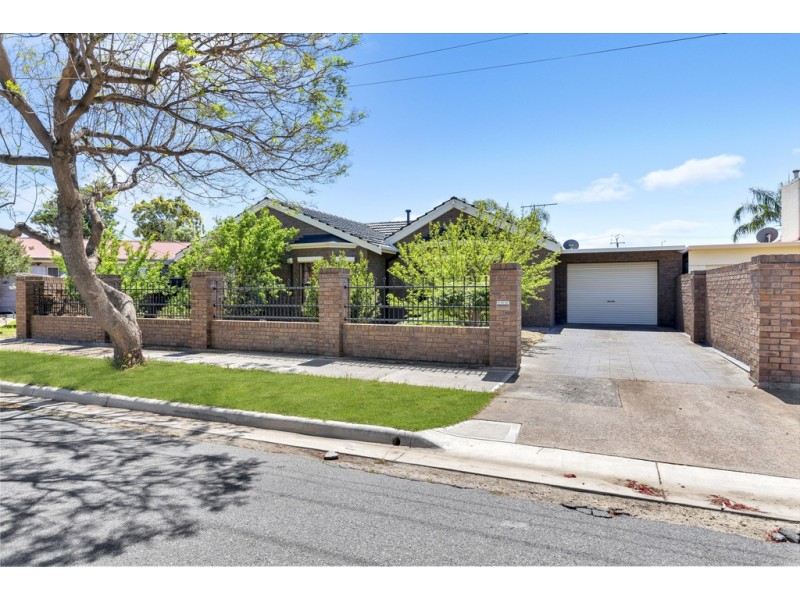3 Barker Avenue, Findon SA 5023