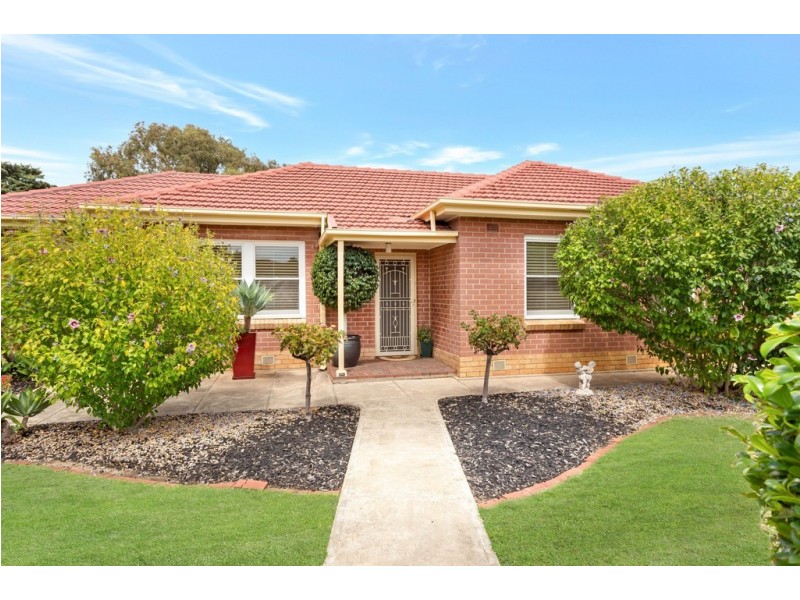 4 Edwards Avenue, Park Holme SA 5043