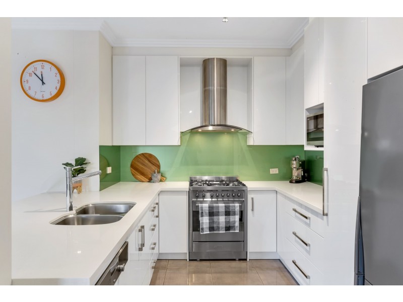 4 Edwards Avenue, Park Holme SA 5043