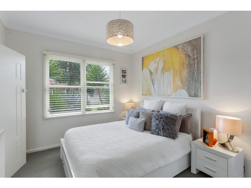 4 Edwards Avenue, Park Holme SA 5043