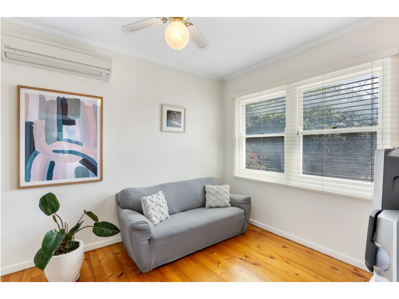 4 Edwards Avenue, Park Holme SA 5043