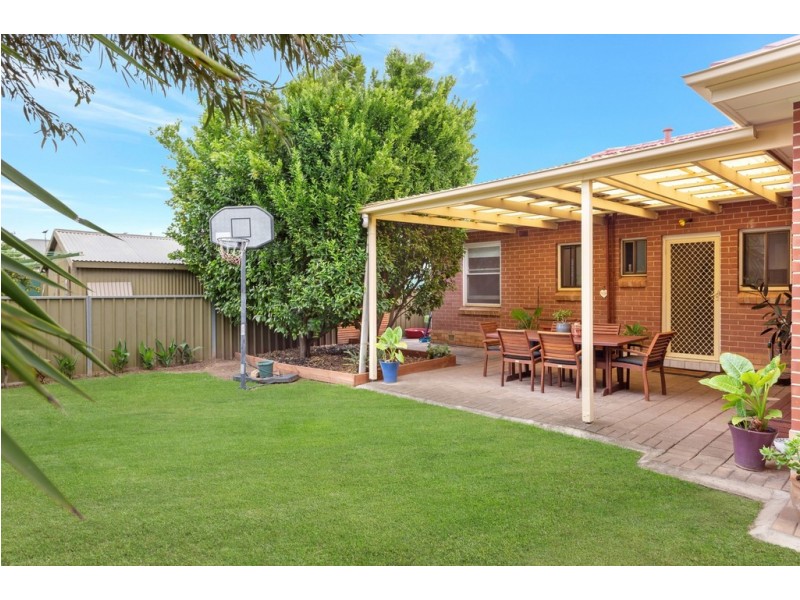 4 Edwards Avenue, Park Holme SA 5043