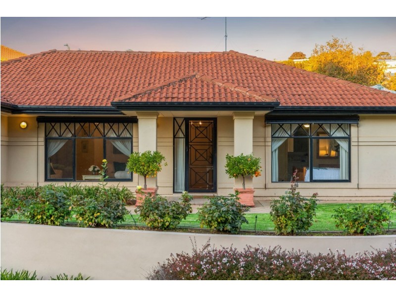 2 Osprey Court, Hallett Cove SA 5158