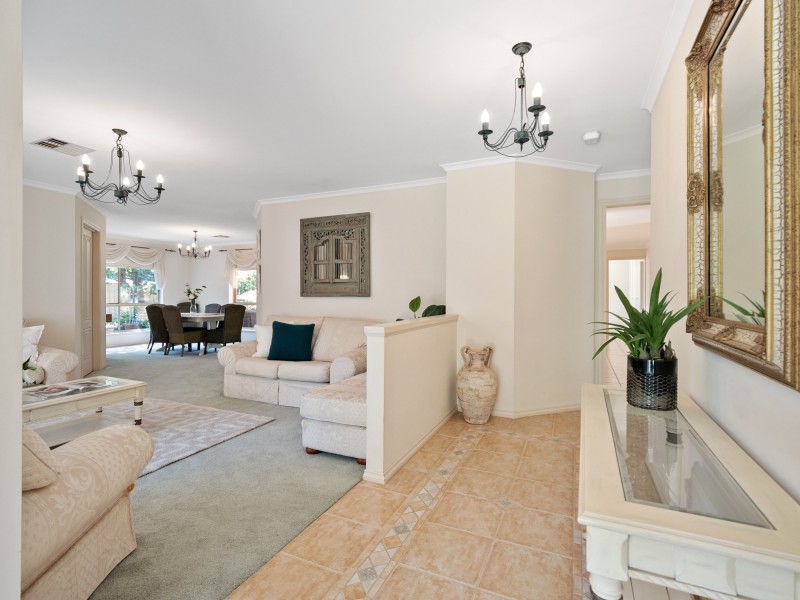 2 Osprey Court, Hallett Cove SA 5158