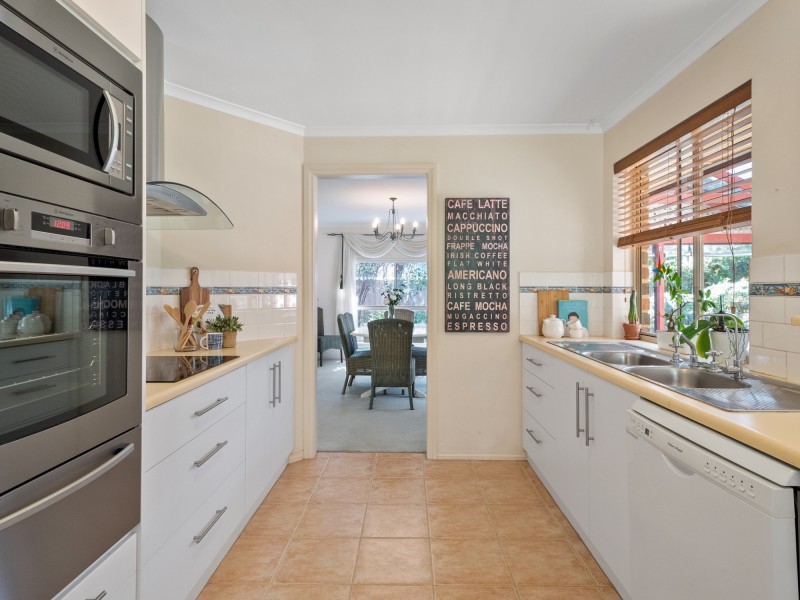 2 Osprey Court, Hallett Cove SA 5158
