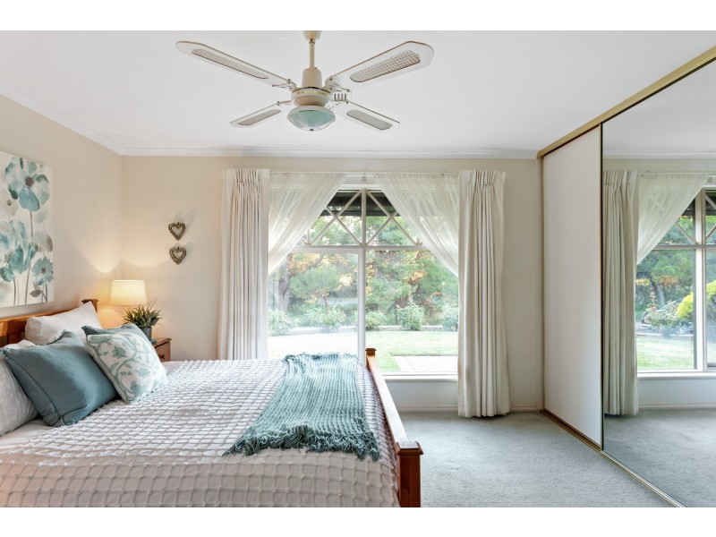 2 Osprey Court, Hallett Cove SA 5158