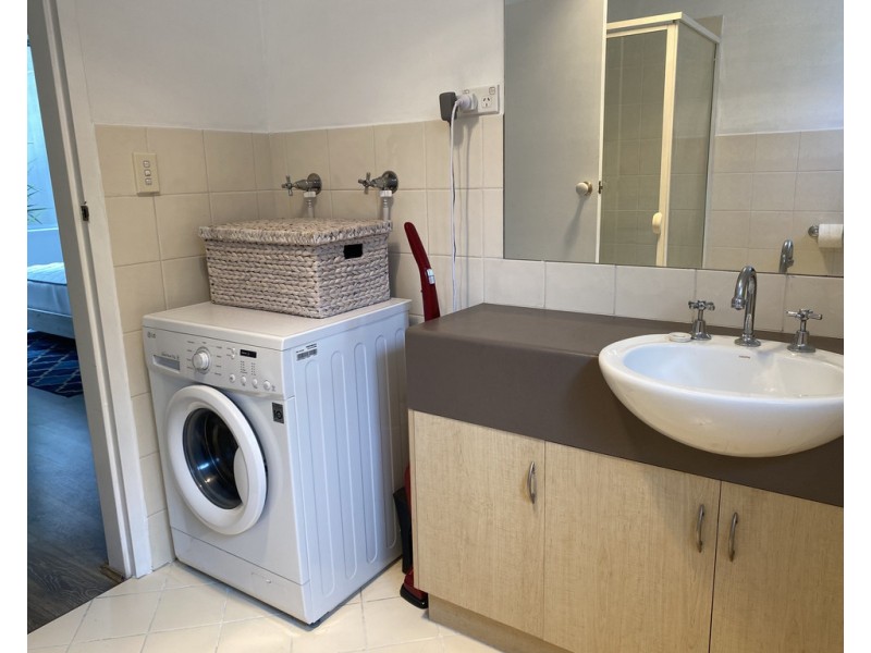 2/4 Bristol Place, Glenelg South SA 5045