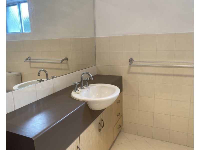 2/4 Bristol Place, Glenelg South SA 5045