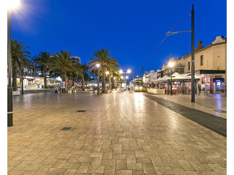 2/4 Bristol Place, Glenelg South SA 5045