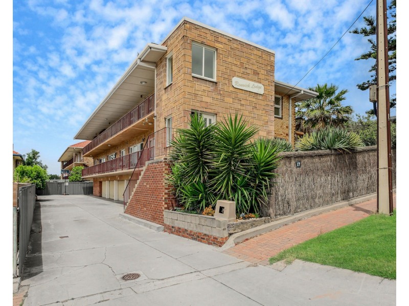 2/19 Renwick Street, West Beach SA 5024