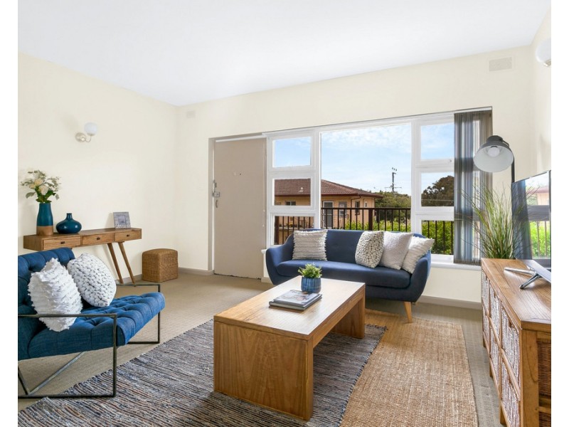 2/19 Renwick Street, West Beach SA 5024