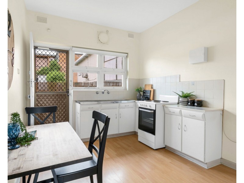 2/19 Renwick Street, West Beach SA 5024