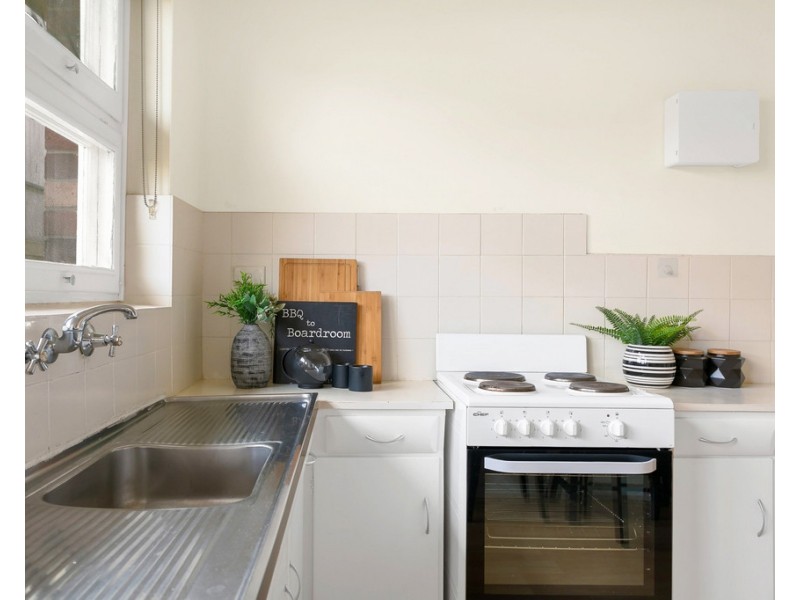 2/19 Renwick Street, West Beach SA 5024