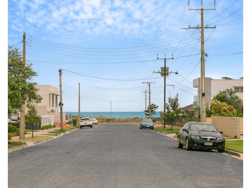 2/19 Renwick Street, West Beach SA 5024