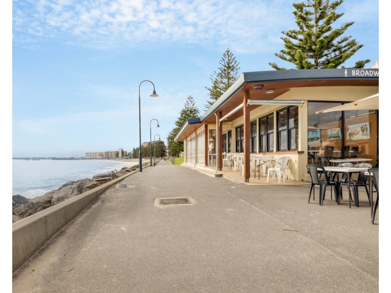 3/31 South Esplanade, Glenelg South SA 5045