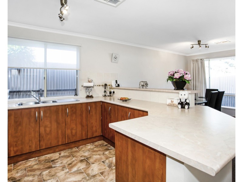 17 Yenda Street, O’sullivan Beach SA 5166