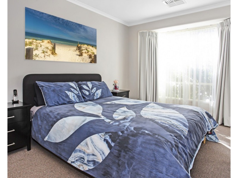 17 Yenda Street, O’sullivan Beach SA 5166