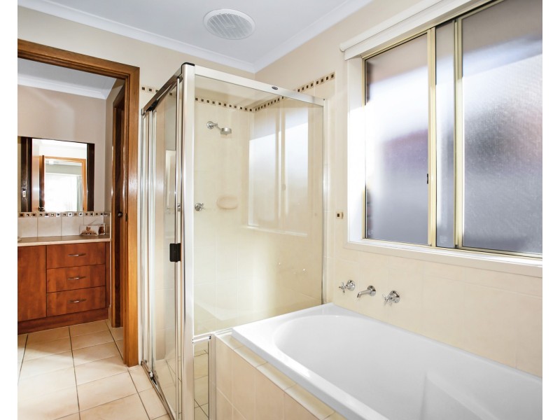 17 Yenda Street, O’sullivan Beach SA 5166