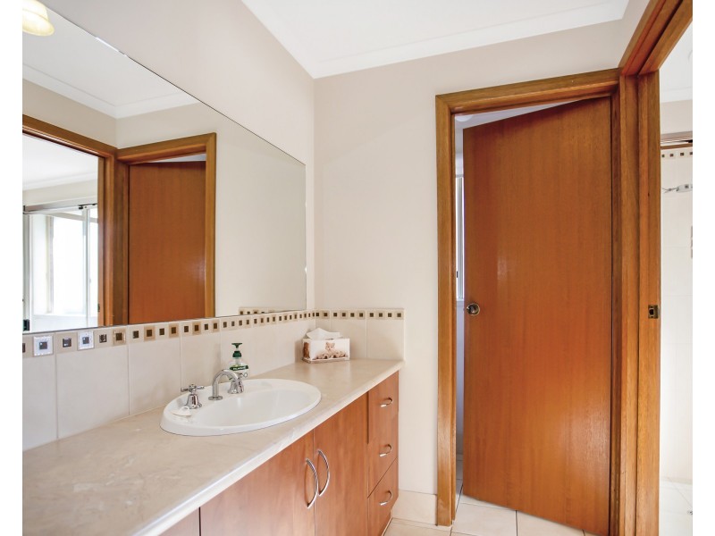 17 Yenda Street, O’sullivan Beach SA 5166