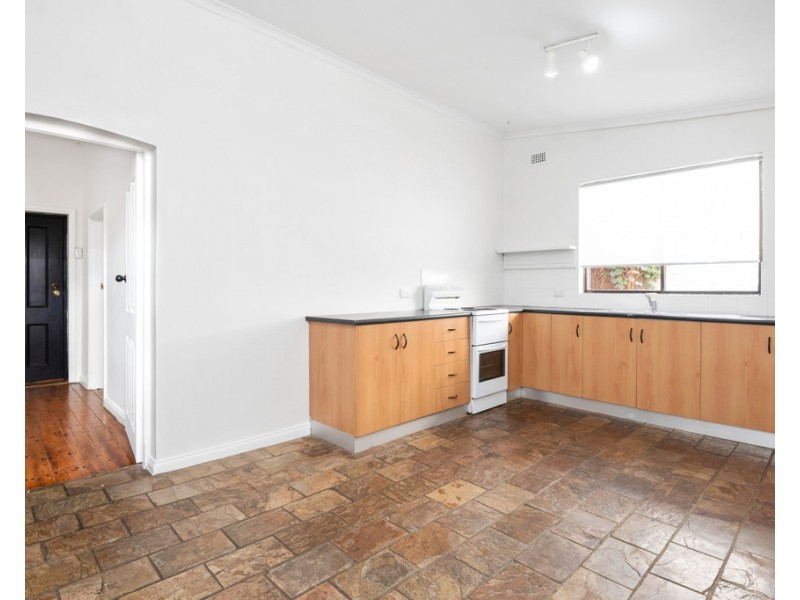 6 Dunrobin Road, Hove SA 5048